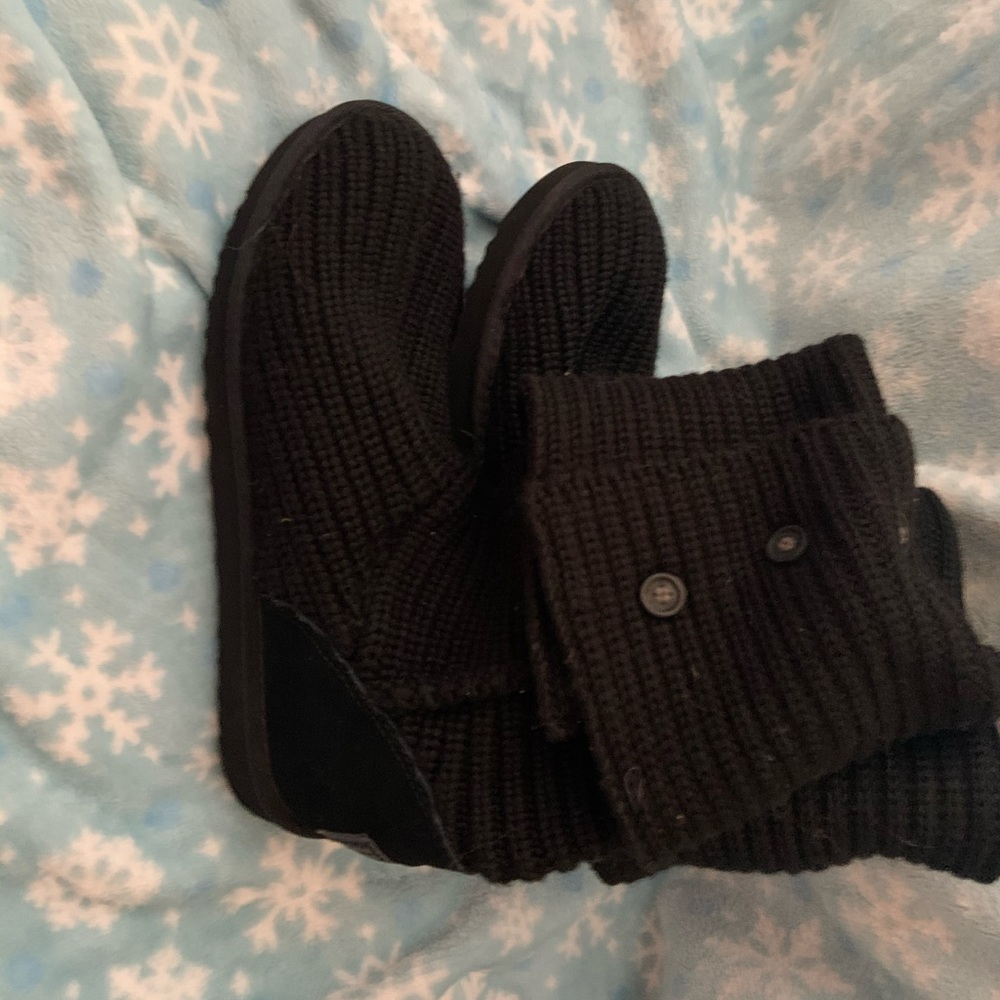 Just sold!! Please don't buy!  Uggs knit boots